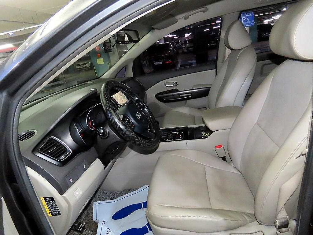 KIA Carnival - Vista 7