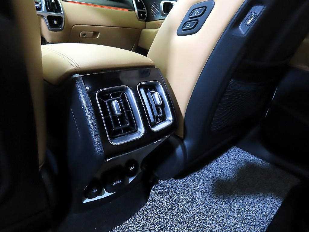 KIA Sorento 2023 Blanco - Importación desde Corea - HF Imports Iquique - Foto 14