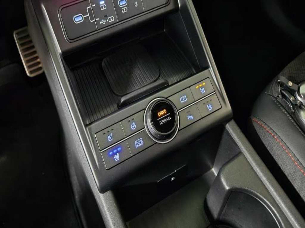 HYUNDAI Kona - Vista 10