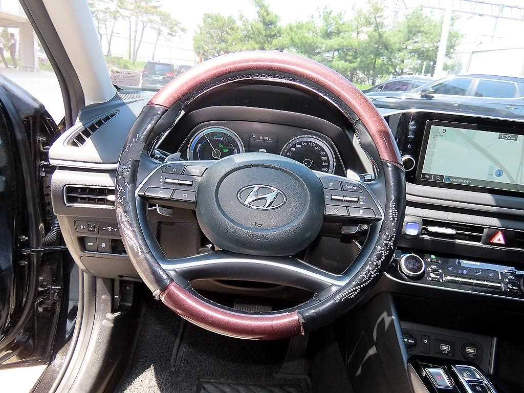 HYUNDAI Sonata - Vista 8