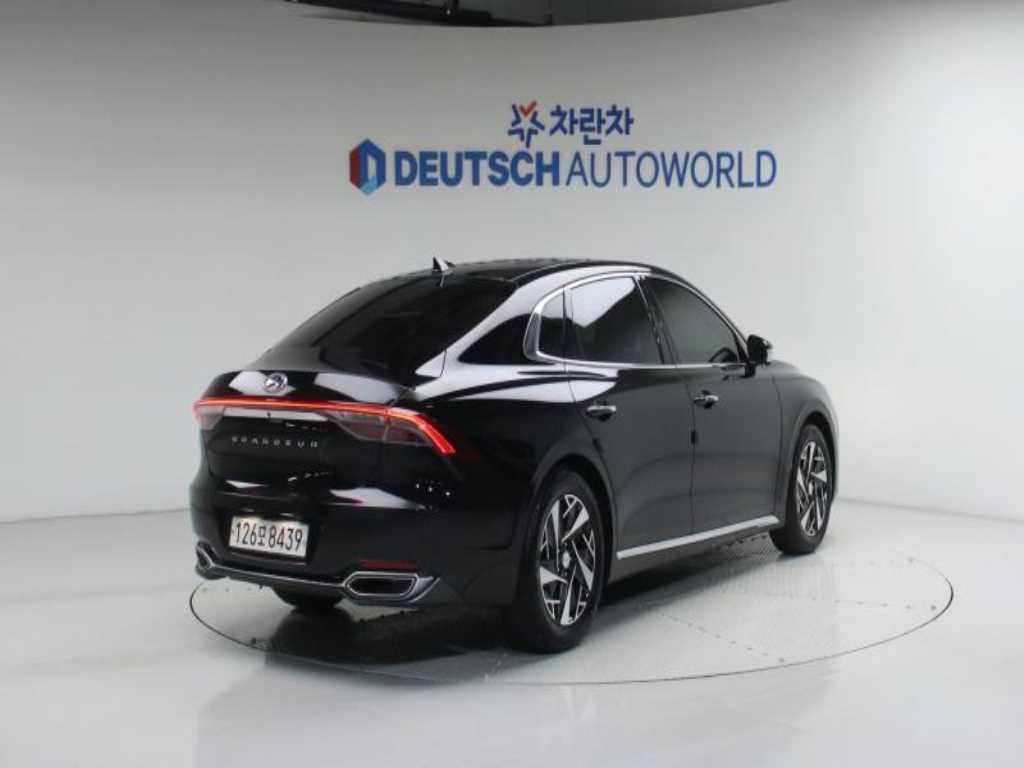 HYUNDAI Grandeur - Vista 2