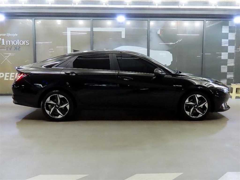 HYUNDAI Avante - Vista 3