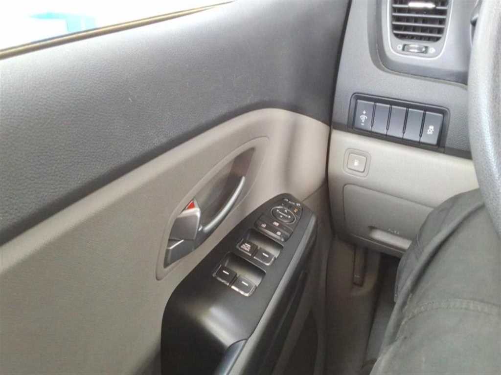 KIA Carnival - Vista 5
