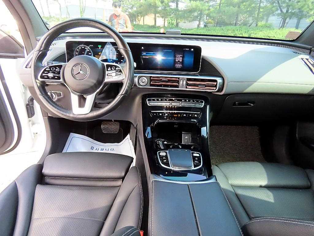 Mercedes Benz EQC - Vista 7