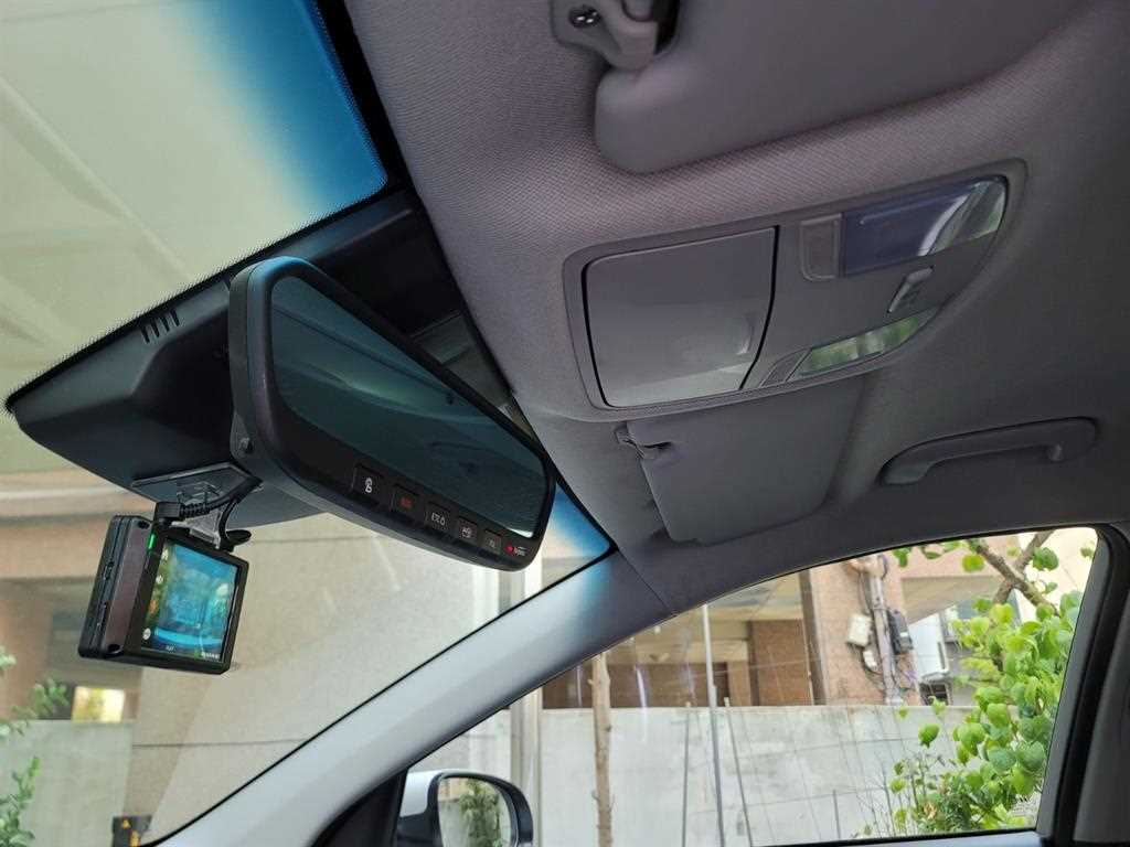 HYUNDAI Kona - Vista 10
