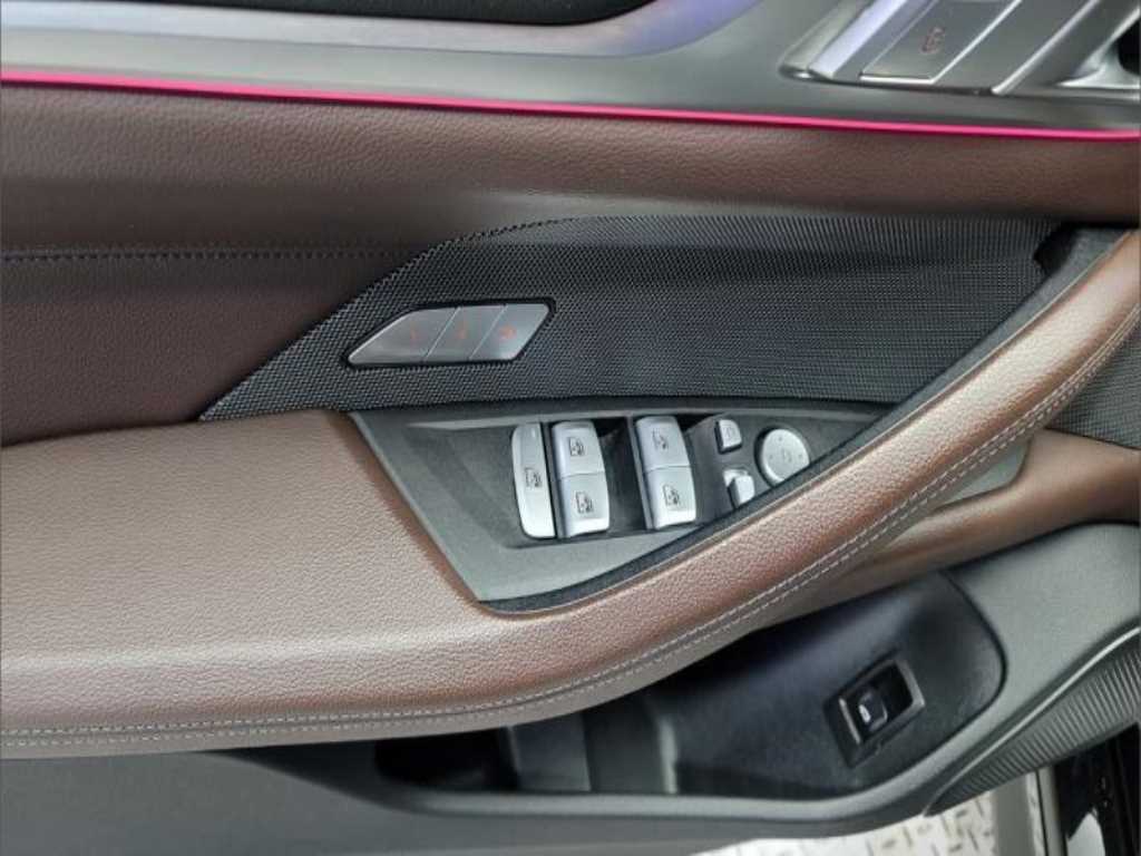 BMW i4 - Vista 12