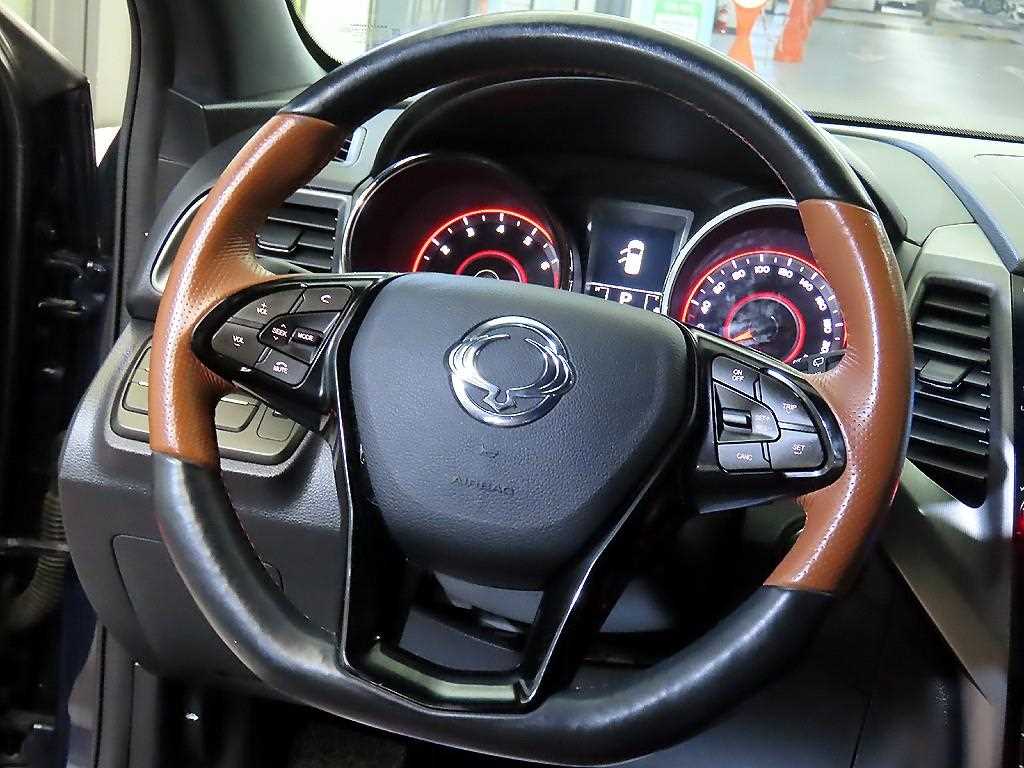 Ssangyong Tivoli - Vista 8