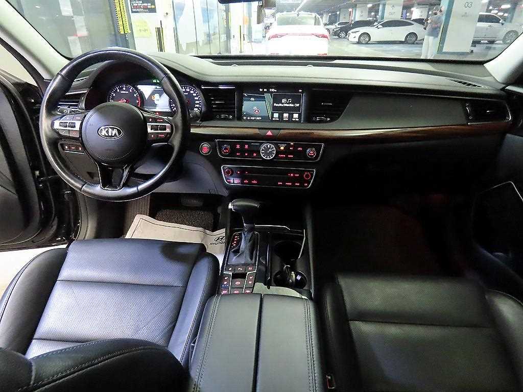 KIA K7 - Vista 10