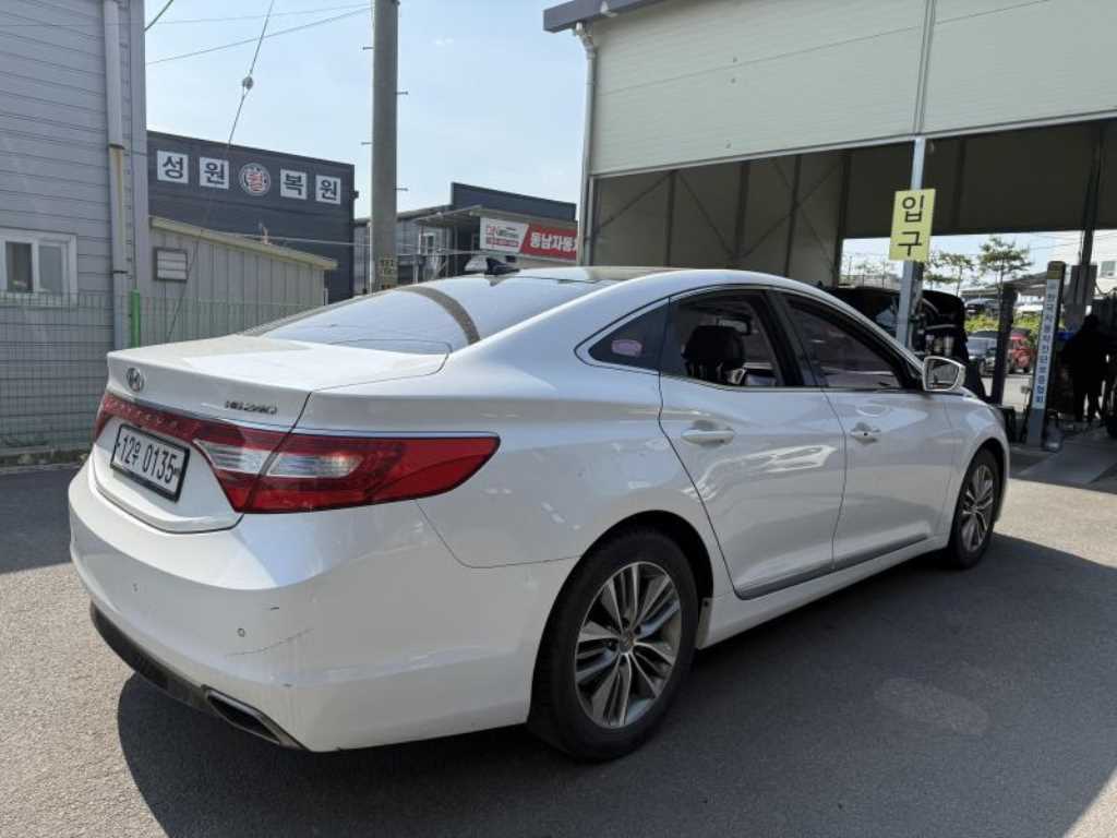 HYUNDAI Grandeur - Vista 4