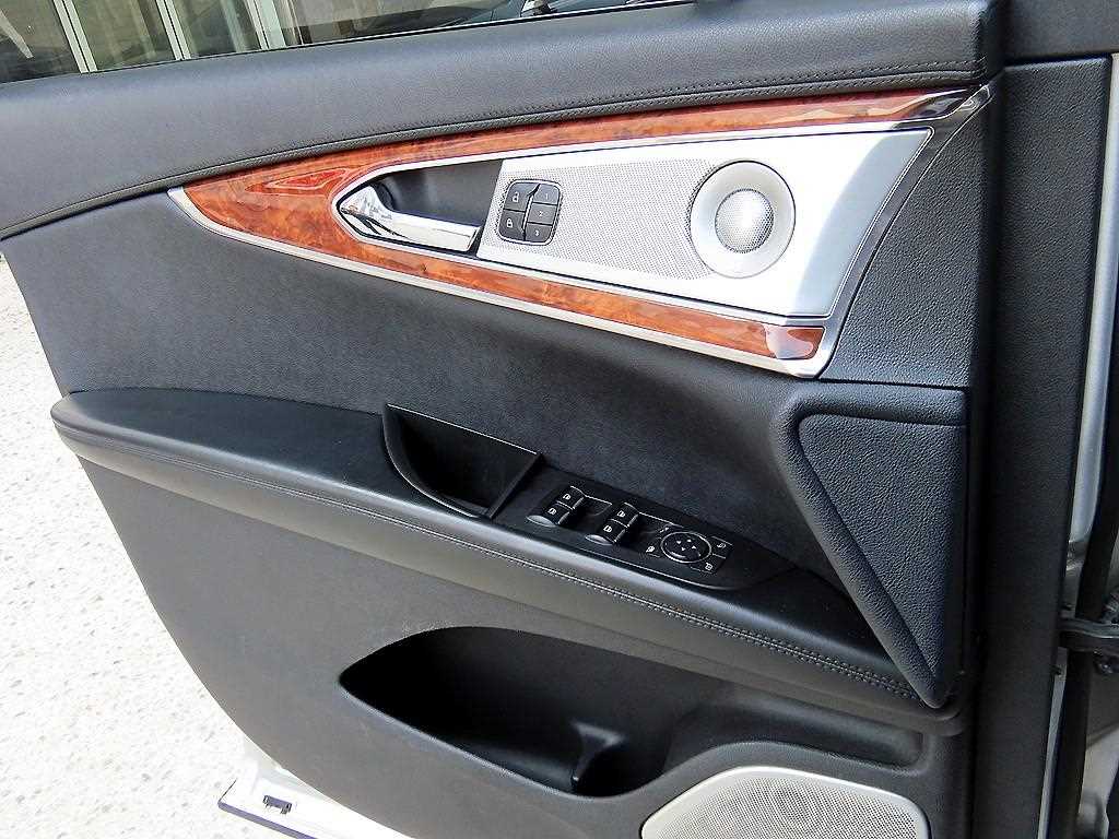 Lincoln MKX - Vista 11