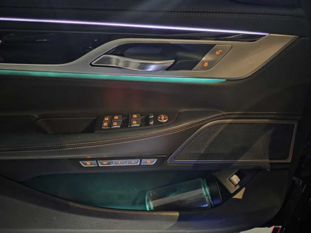 BMW 7 Series - Vista 3