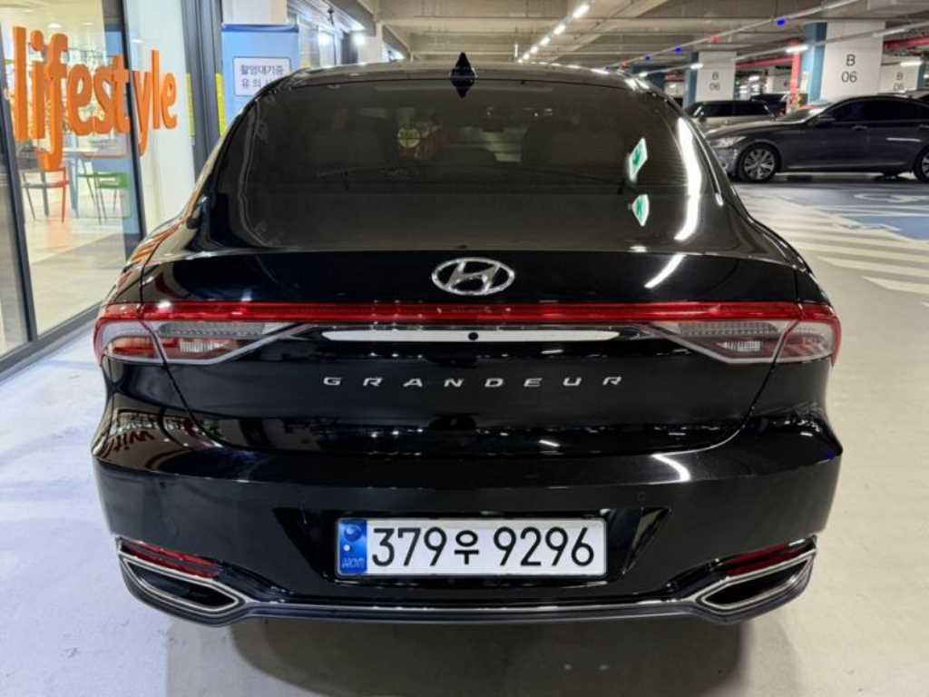 HYUNDAI Grandeur - Vista 5