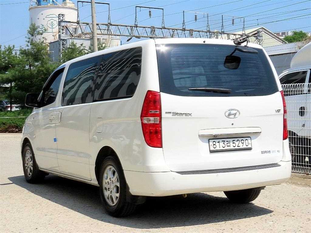 HYUNDAI Starex - Vista 3