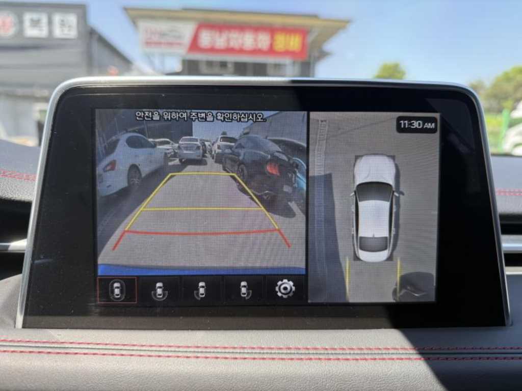 Genesis G70 - Vista 9