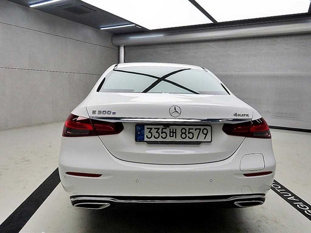 Mercedes Benz E class - Vista 3