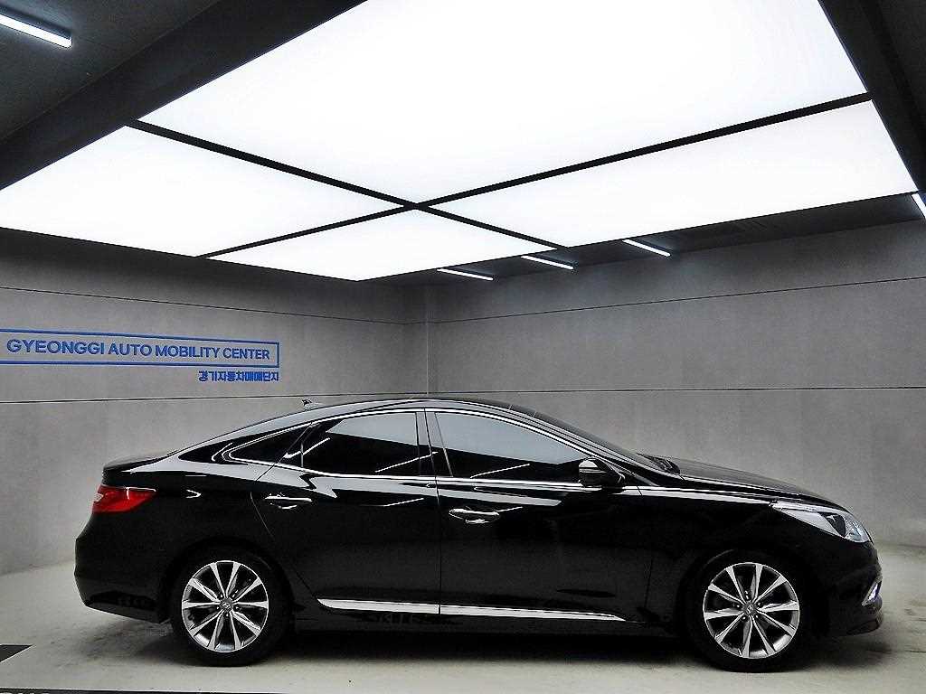 HYUNDAI Grandeur - Vista 2