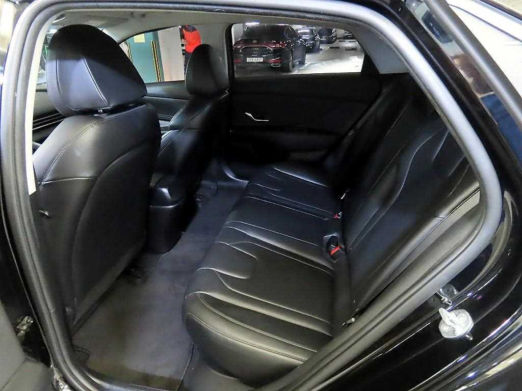 HYUNDAI Avante - Vista 7