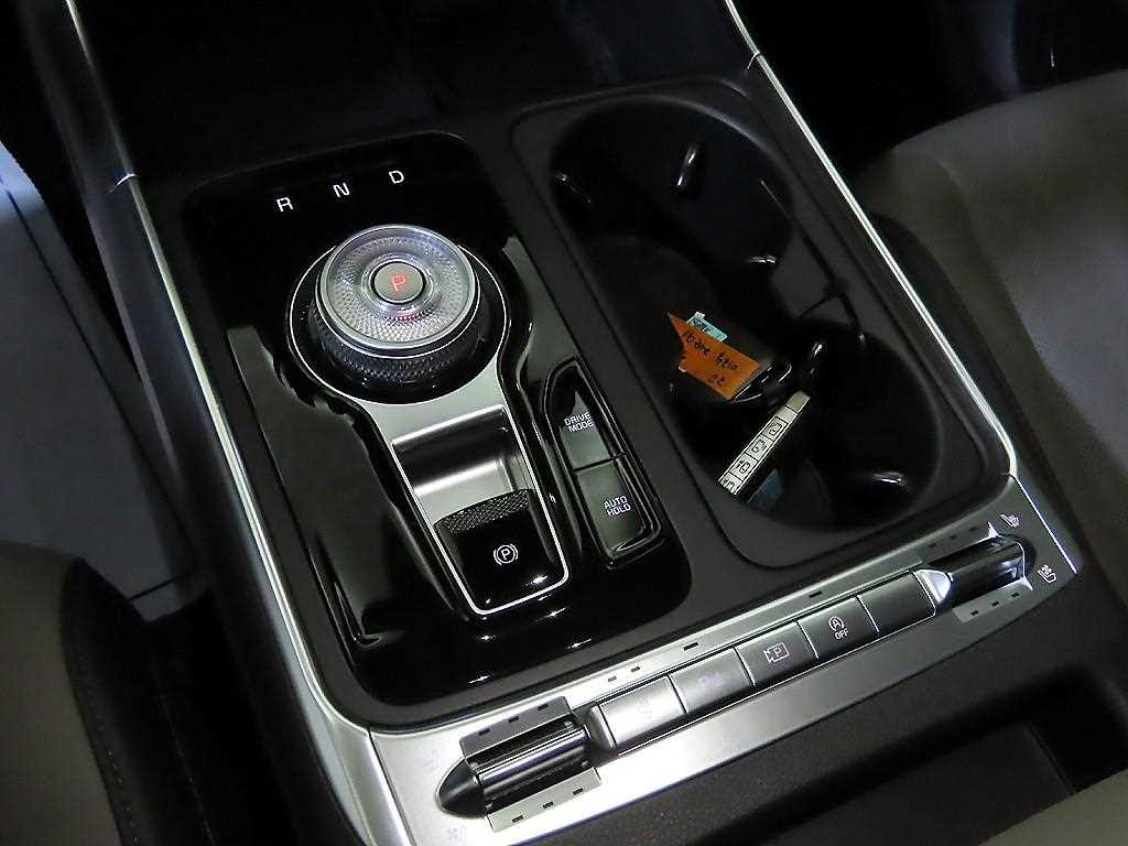 KIA Carnival - Vista 12