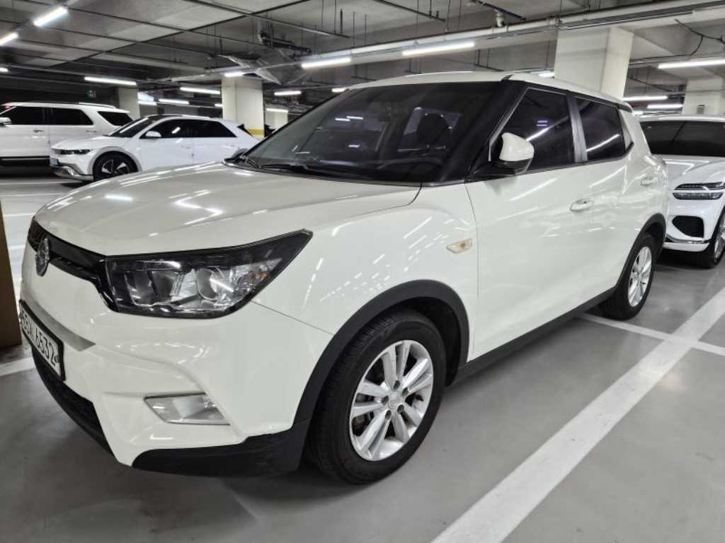 Ssangyong Tivoli - Vista 2