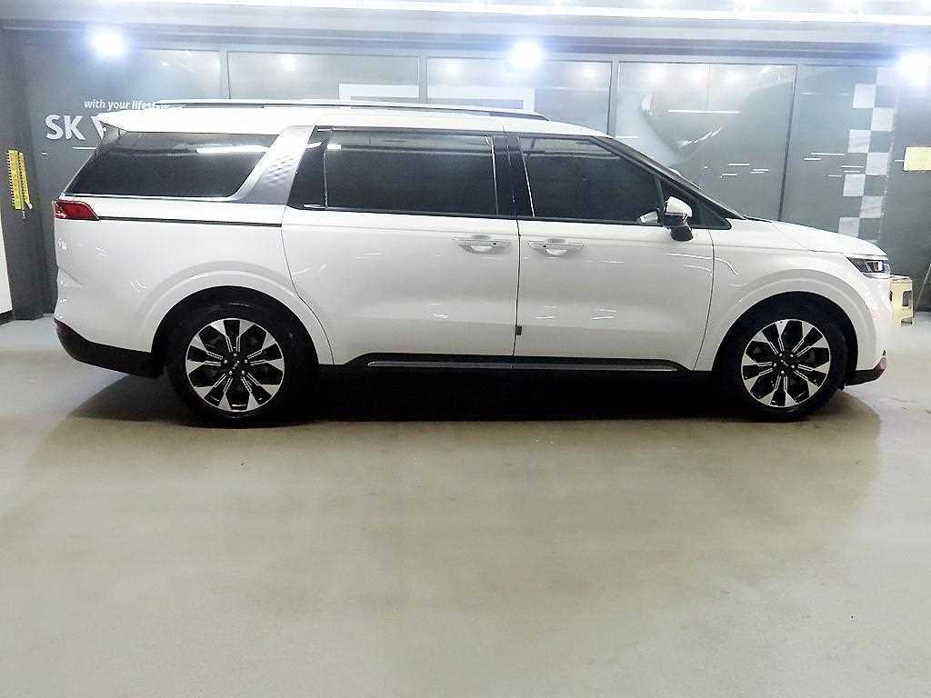 KIA Carnival - Vista 3