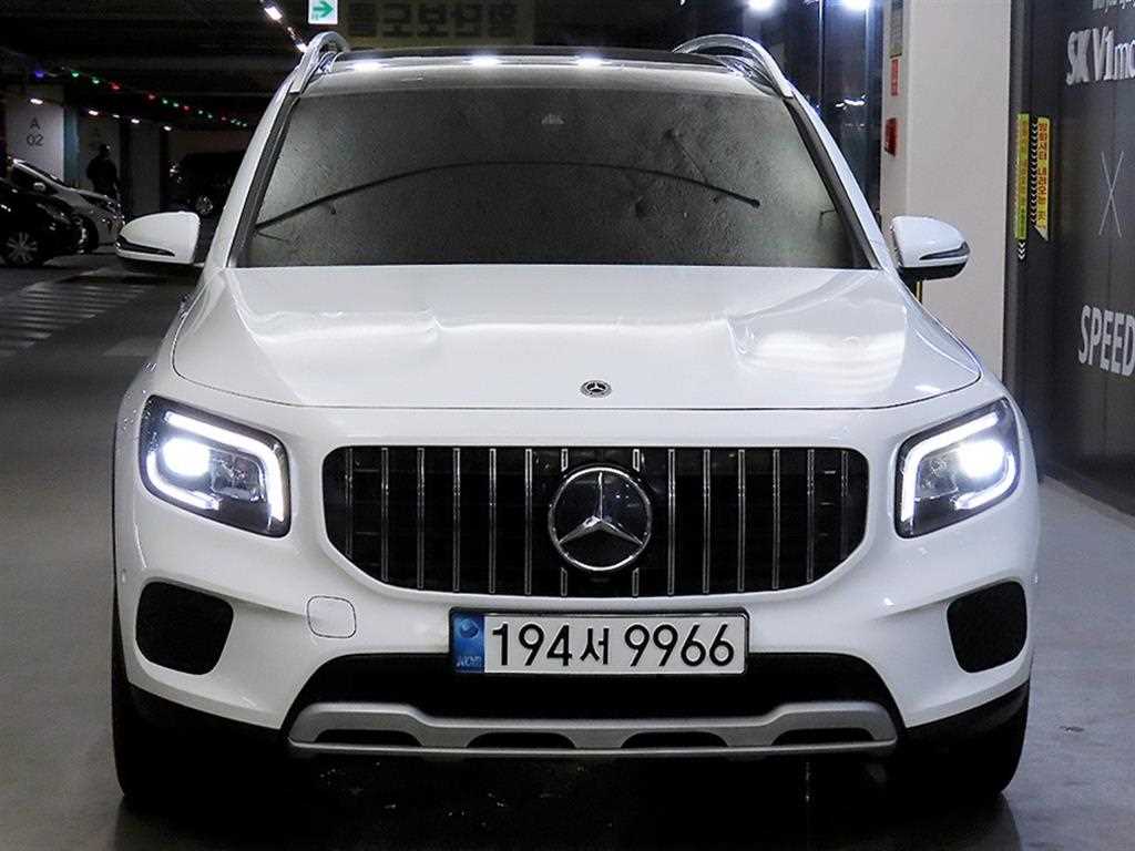 Mercedes Benz GLB Class - Vista 2