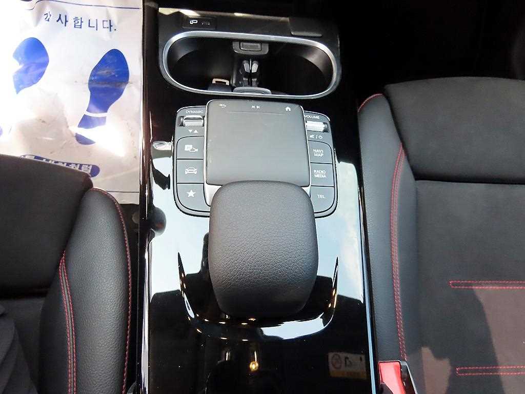 Mercedes Benz CLA Class 2022 Blanco - Importación desde Corea - HF Imports Iquique - Foto 13