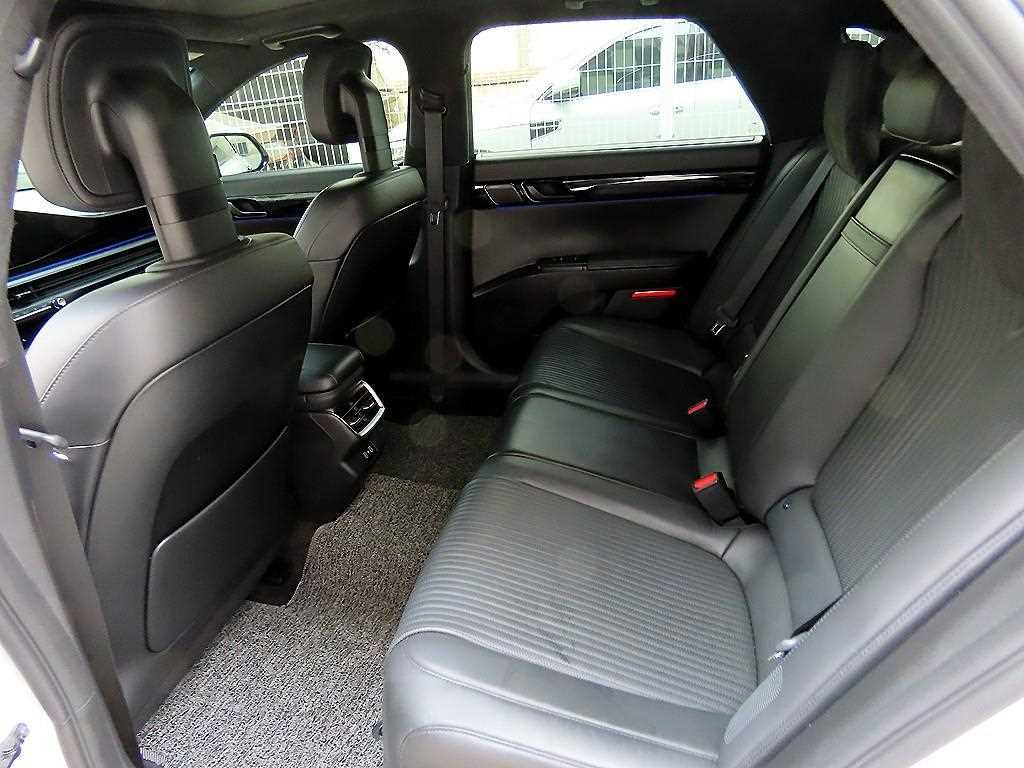 HYUNDAI Grandeur - Vista 6