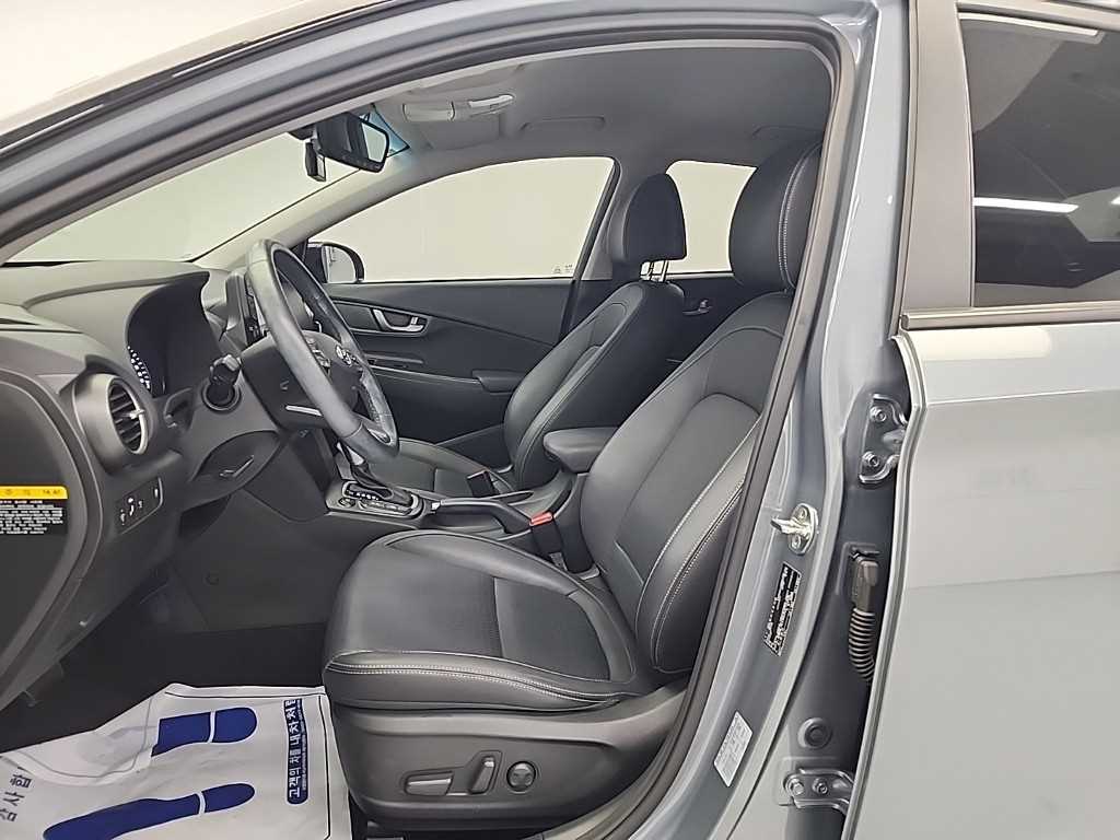 HYUNDAI Kona - Vista 11
