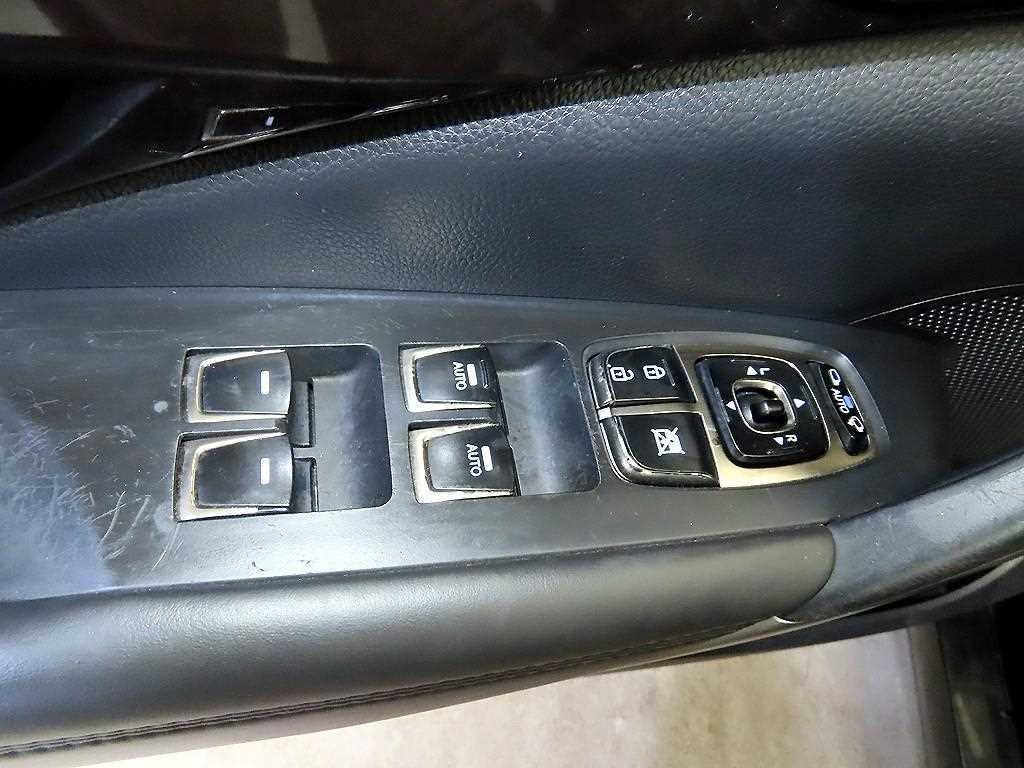 HYUNDAI Grandeur 2011 Negro - Importación desde Corea - HF Imports Iquique - Foto 13