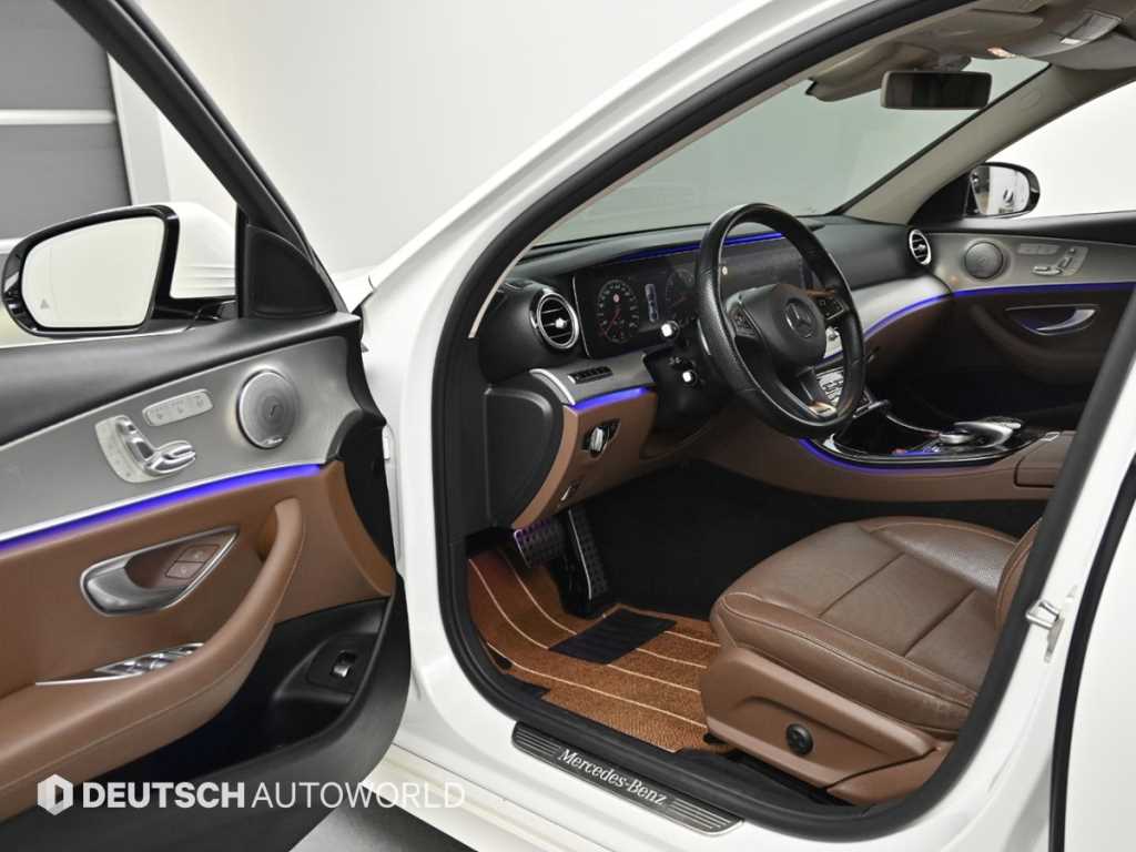 Mercedes Benz E class - Vista 11