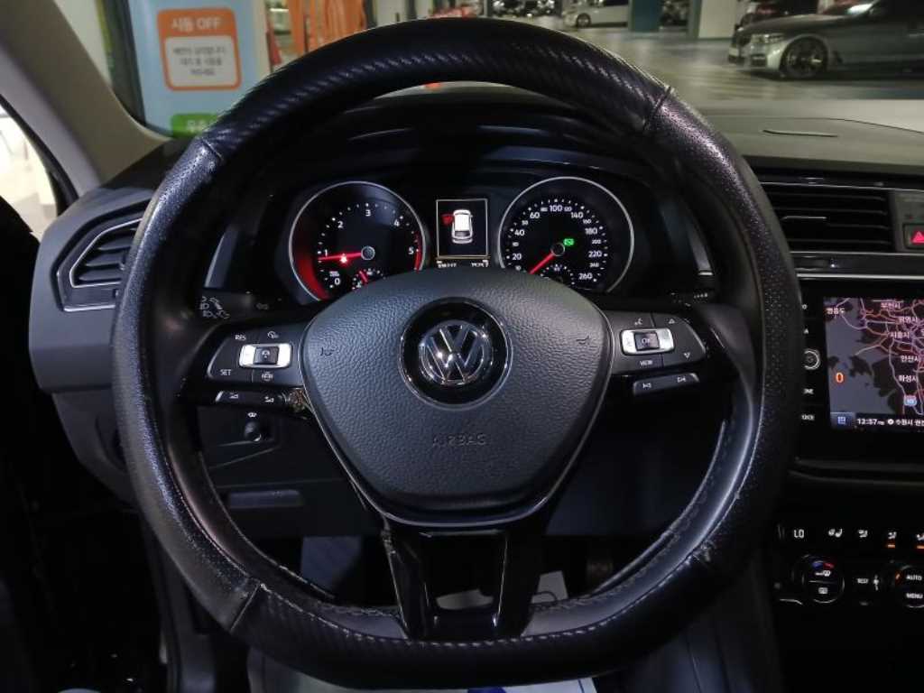 Volkswagen Tiguan - Vista 8