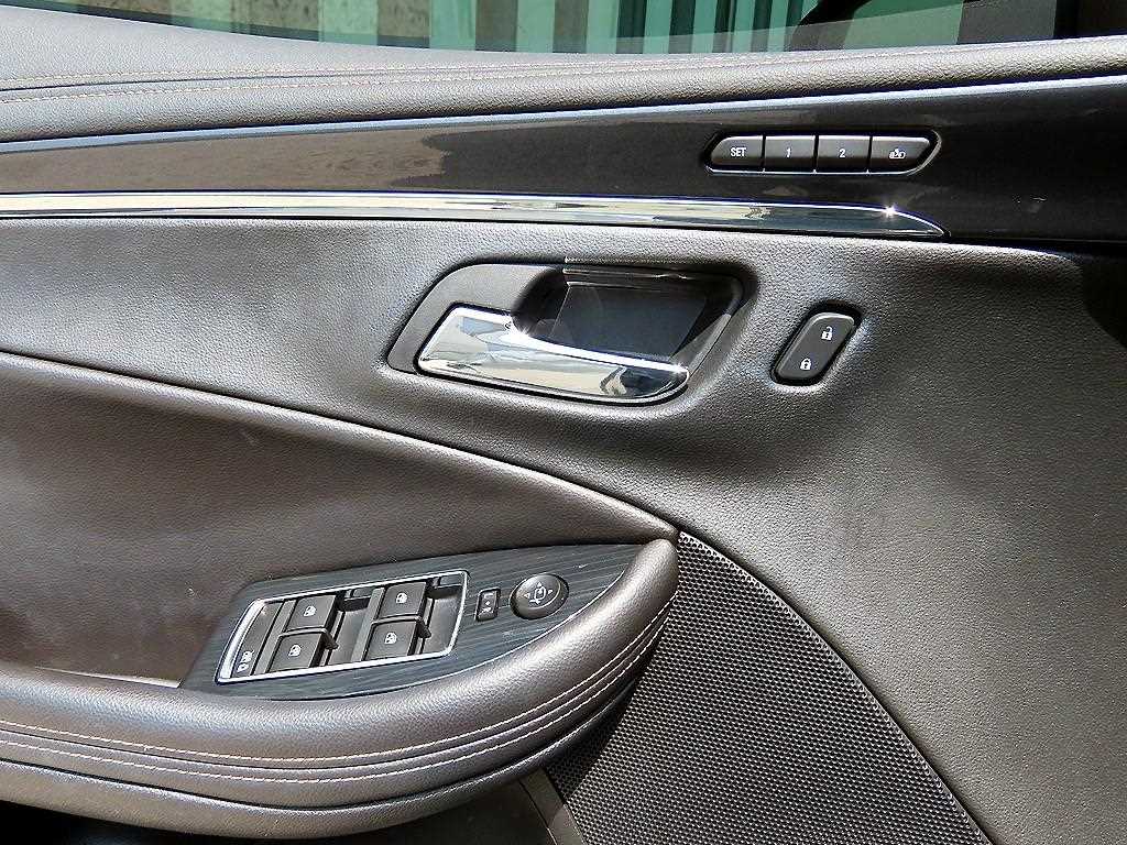 Chevrolet Impala - Vista 11