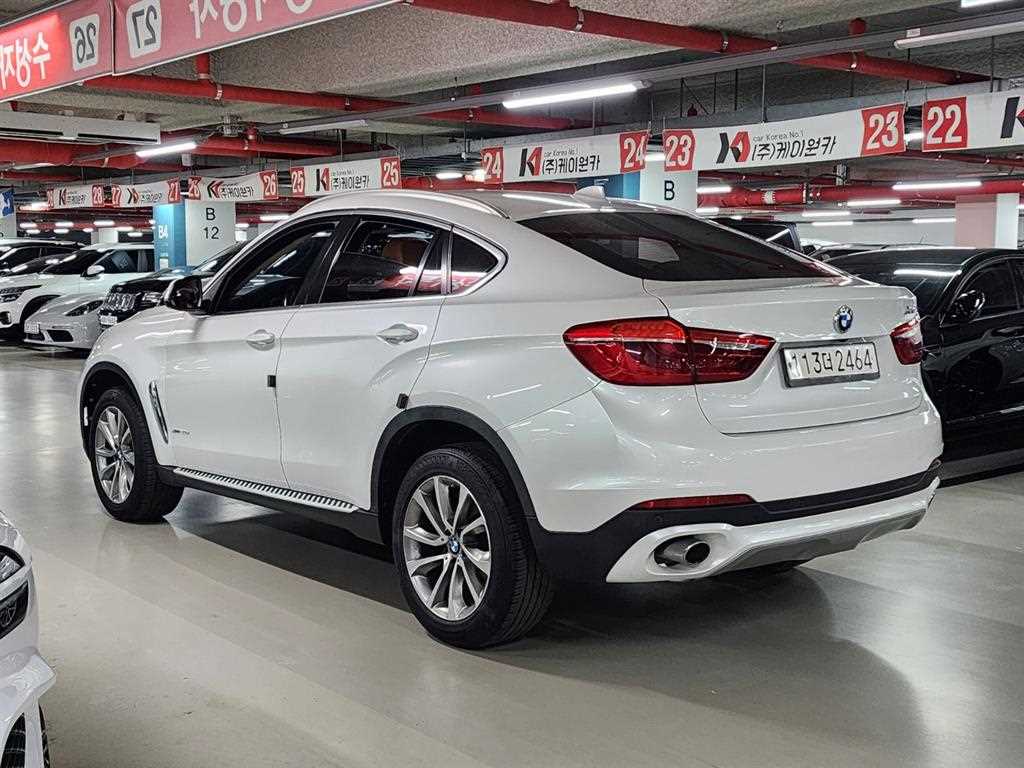 BMW X6 - Vista 6