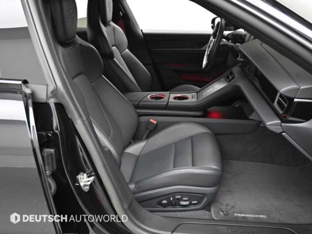 Porsche Taycan - Vista 10