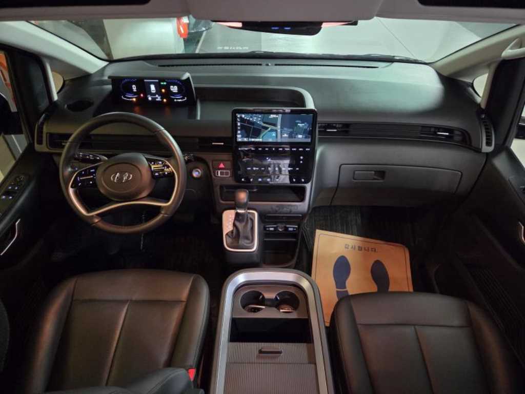 HYUNDAI Staria - Vista 7