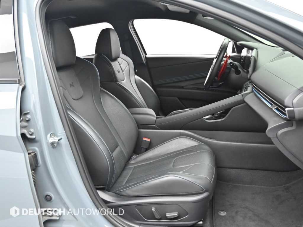 HYUNDAI Avante - Vista 10