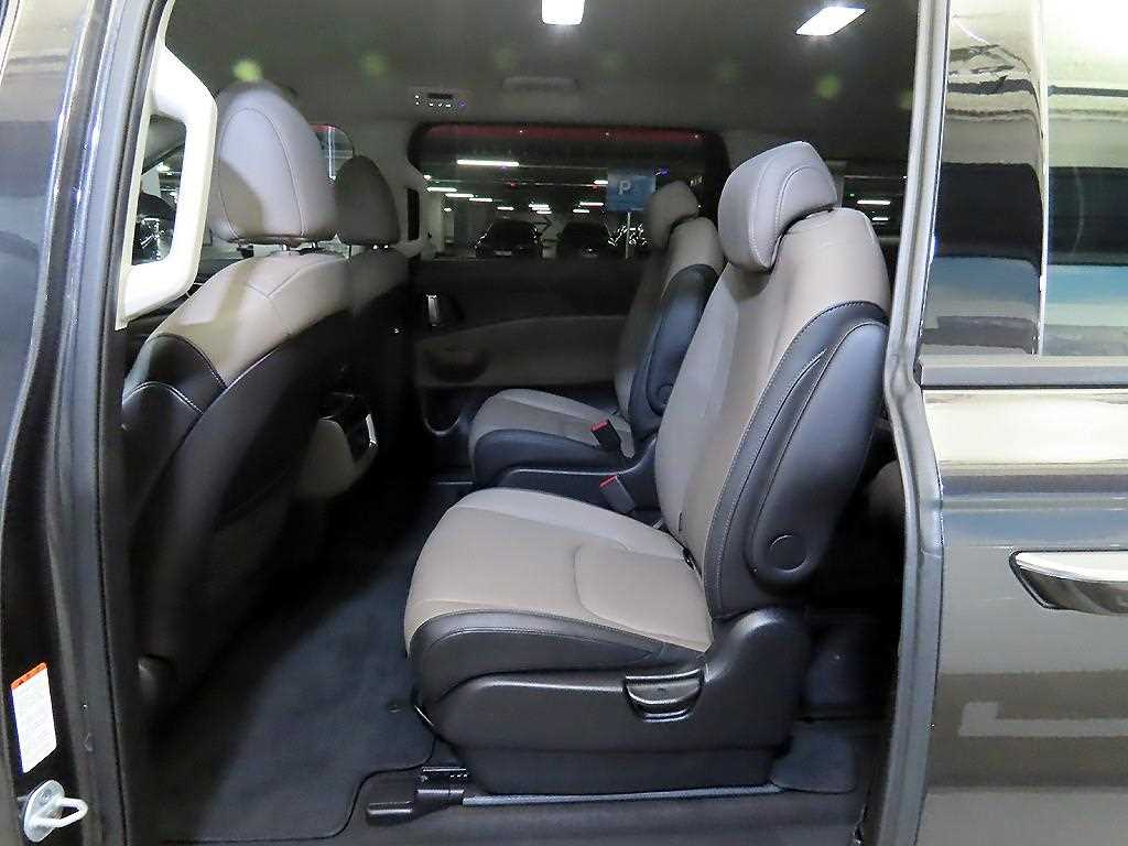 KIA Carnival - Vista 7