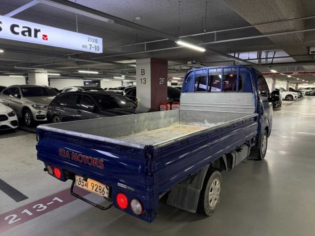 Small Truck Cargo (small) - Vista 3