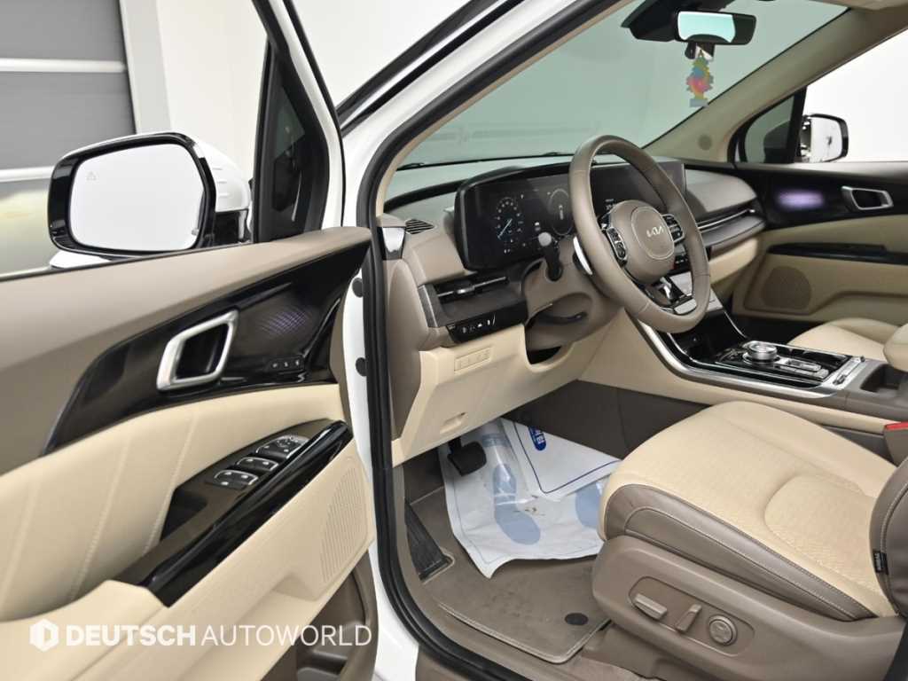 KIA Carnival - Vista 11