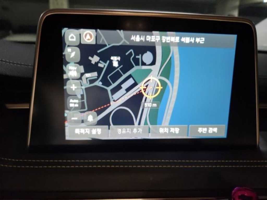 Genesis G70 - Vista 8