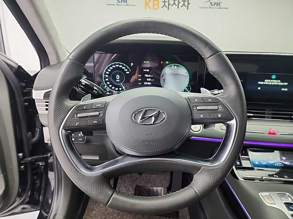 HYUNDAI Grandeur - Vista 9
