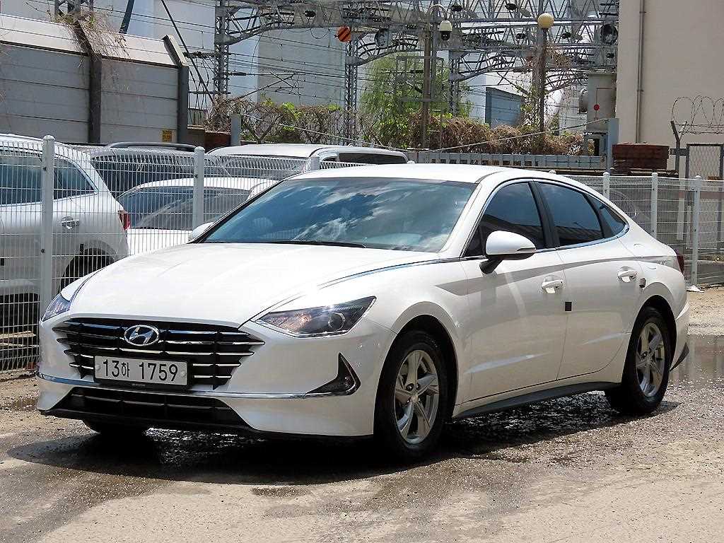 HYUNDAI Sonata - Vista 2
