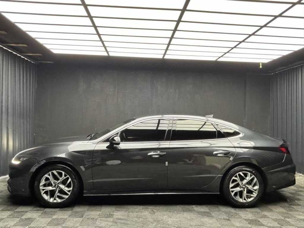 HYUNDAI Sonata - Vista 3