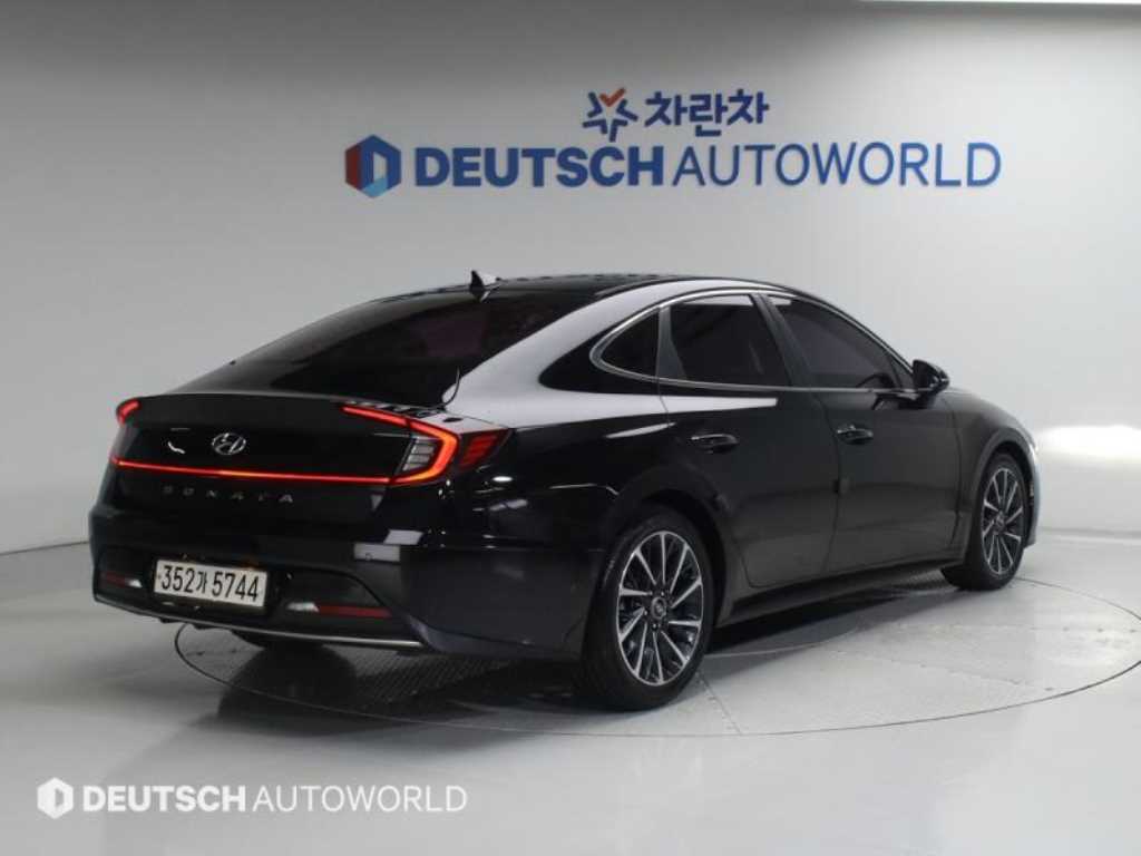 HYUNDAI Sonata - Vista 2