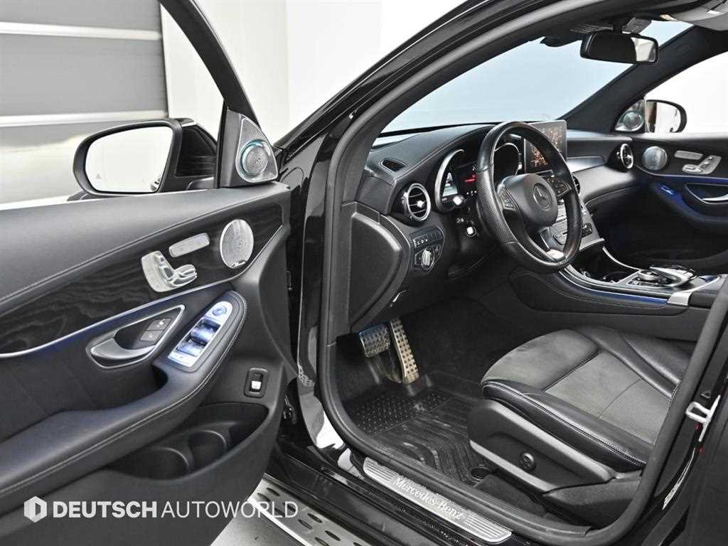 Mercedes Benz GLC Class - Vista 11