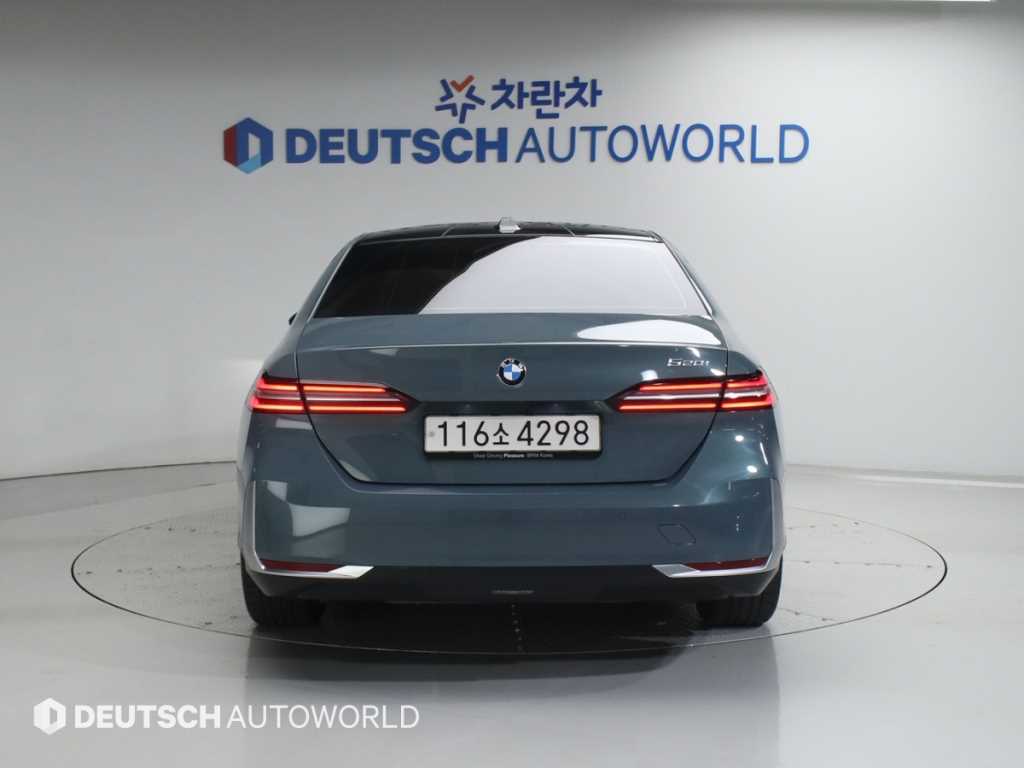 BMW 5 Series - Vista 3
