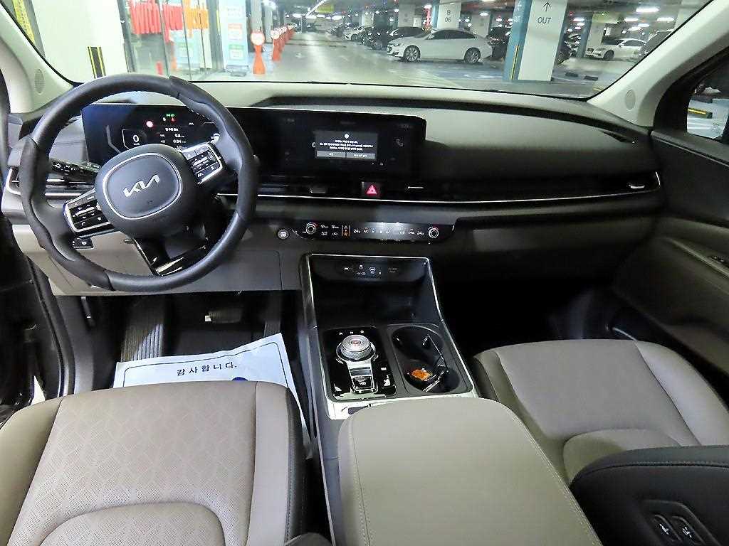 KIA Carnival - Vista 10
