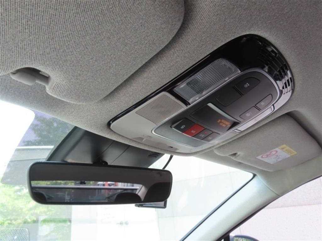 HYUNDAI Sonata - Vista 10