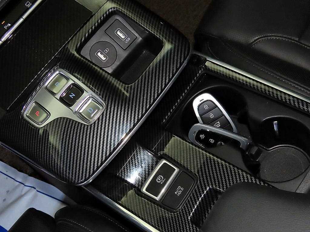 HYUNDAI Grandeur - Vista 12