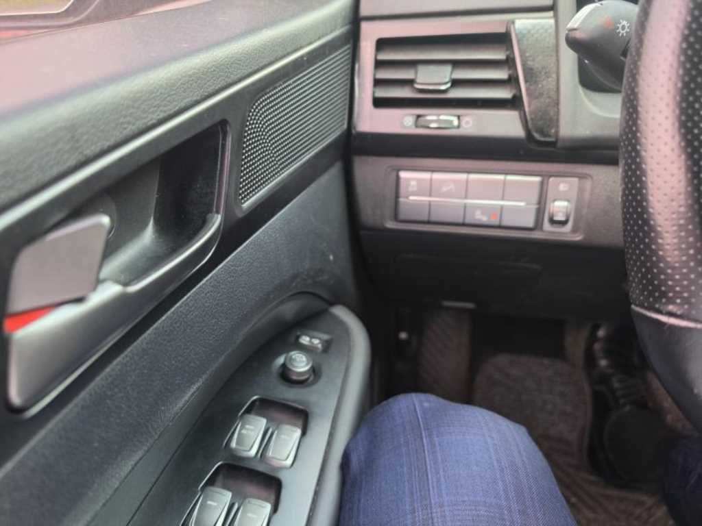 Ssangyong Rexton - Vista 9